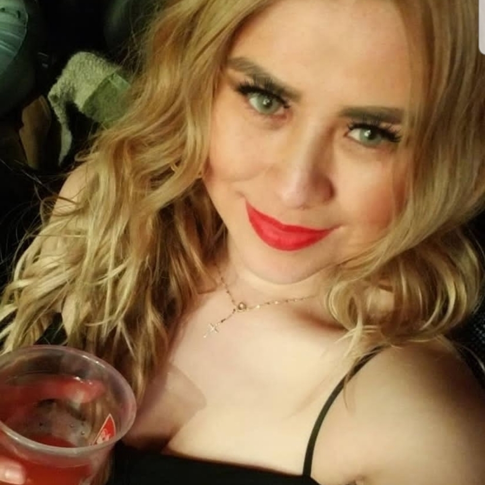 Meet your Posher, Esmeralda